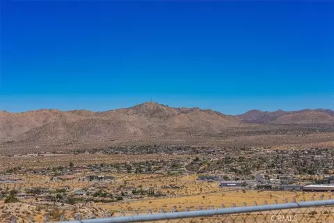 View/Area - 6177 Mandarin Rd, Yucca Valley, CA 92284 photo 1 of 9