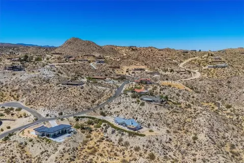 View/Area - 6177 Mandarin Rd, Yucca Valley, CA 92284 photo 9 of 9