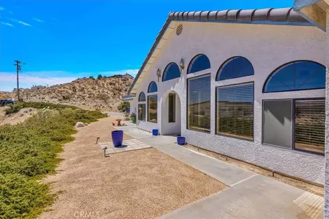 Exterior - 6177 Mandarin Rd, Yucca Valley, CA 92284 photo 2 of 13