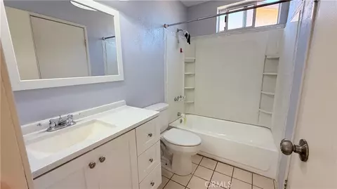 Bath - 5533 Encelia Dr, Twentynine Palms, CA 92277 photo 1 of 3