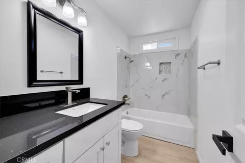 Bath - 2670 N Sage Ave, Landers, CA 92285 photo 3 of 4