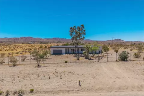 Exterior - 2670 N Sage Ave, Landers, CA 92285 photo 2 of 18