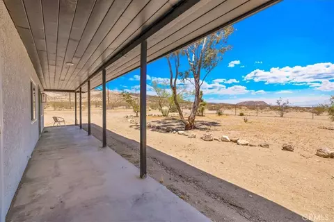 Exterior - 2670 N Sage Ave, Landers, CA 92285 photo 5 of 18