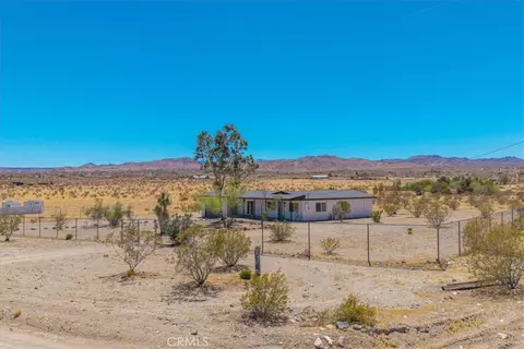 2670 N Sage Ave, Landers, CA 92285 photo 2