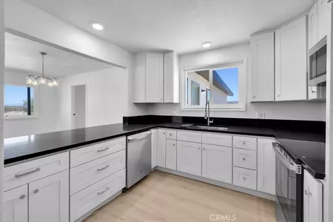 Kitchen - 2670 N Sage Ave, Landers, CA 92285 photo 2 of 4