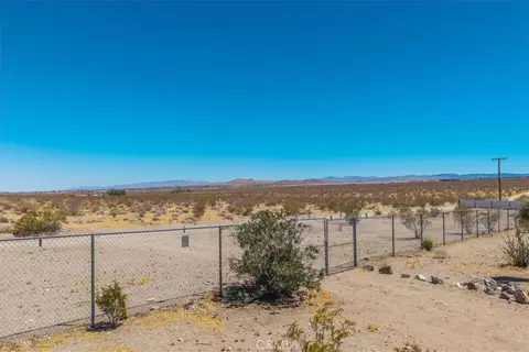 Exterior - 2670 N Sage Ave, Landers, CA 92285 photo 17 of 18