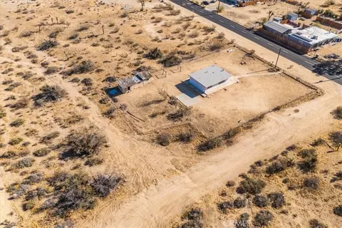 View/Area - 59200 Barron Dr, Yucca Valley, CA 92284 photo 8 of 14