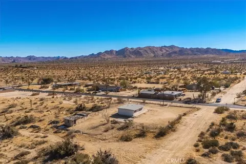 View/Area - 59200 Barron Dr, Yucca Valley, CA 92284 photo 3 of 14