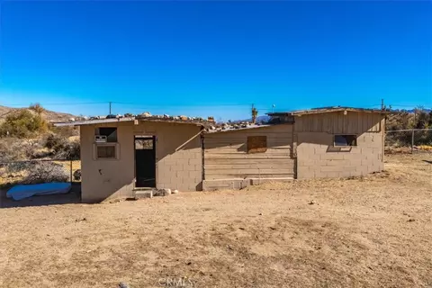 Exterior - 59200 Barron Dr, Yucca Valley, CA 92284 photo 4 of 18