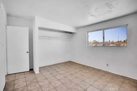 Bedroom - 59200 Barron Dr, Yucca Valley, CA 92284 photo 3 of 4