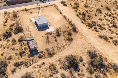 View/Area - 59200 Barron Dr, Yucca Valley, CA 92284 photo 6 of 14