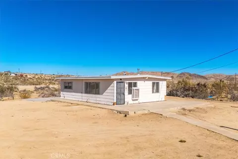 Exterior - 59200 Barron Dr, Yucca Valley, CA 92284 photo 2 of 18