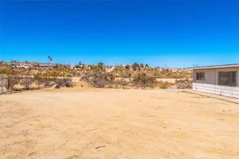 Exterior - 59200 Barron Dr, Yucca Valley, CA 92284 photo 10 of 18