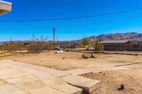 Exterior - 59200 Barron Dr, Yucca Valley, CA 92284 photo 6 of 18