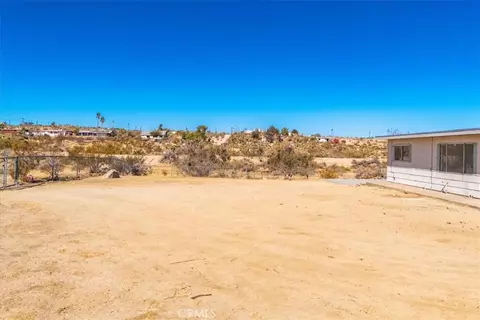 Exterior - 59200 Barron Dr, Yucca Valley, CA 92284 photo 5 of 18