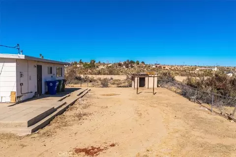 Exterior - 59200 Barron Dr, Yucca Valley, CA 92284 photo 7 of 18