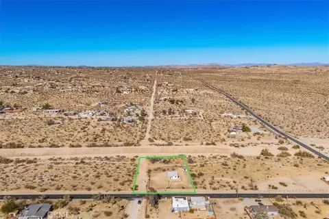 View/Area - 59200 Barron Dr, Yucca Valley, CA 92284 photo 12 of 14