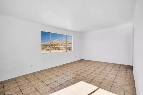 Living - 59200 Barron Dr, Yucca Valley, CA 92284 photo 4 of 4