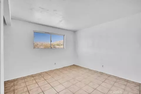 Bedroom - 59200 Barron Dr, Yucca Valley, CA 92284 photo 2 of 4
