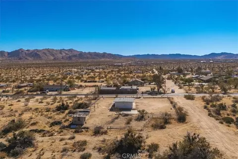 View/Area - 59200 Barron Dr, Yucca Valley, CA 92284 photo 4 of 14
