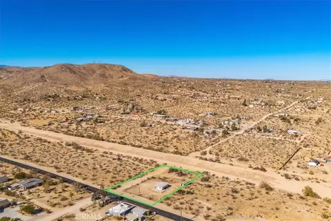 View/Area - 59200 Barron Dr, Yucca Valley, CA 92284 photo 11 of 14