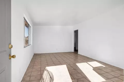 Living - 59200 Barron Dr, Yucca Valley, CA 92284 photo 1 of 4