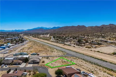 6780 Lindbergh Ln, Yucca Valley, CA 92284