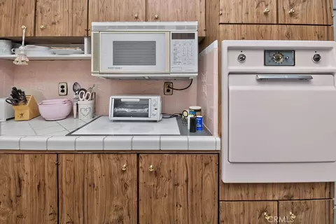 Kitchen - 2028 Cortez, Needles, CA 92363 photo 3 of 4