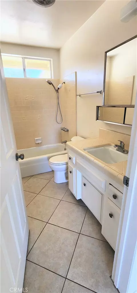 Bath - 56159 Taos Trl, Yucca Valley, CA 92284 photo 1 of 3