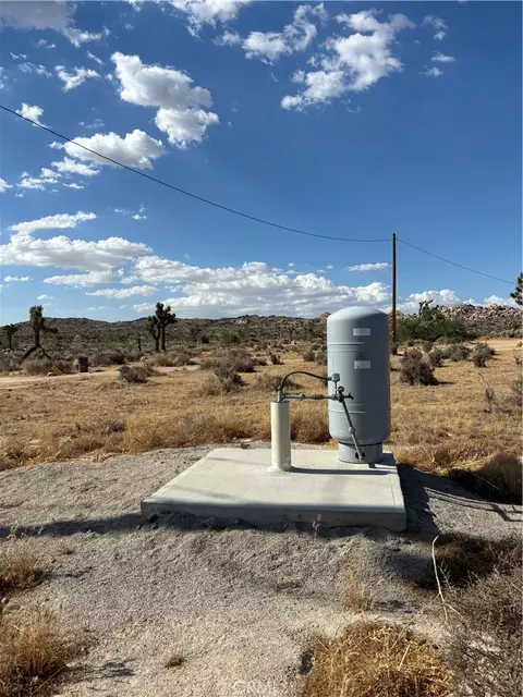 2171 Billy Bob Ln, Pioneertown, CA 92268