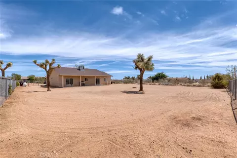 Exterior - 58333 Campanula St, Yucca Valley, CA 92284 photo 5 of 6
