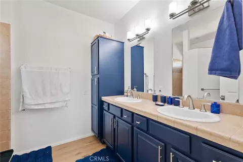 Bath - 58333 Campanula St, Yucca Valley, CA 92284 photo 2 of 3