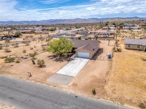 View/Area - 58333 Campanula St, Yucca Valley, CA 92284 photo 4 of 13