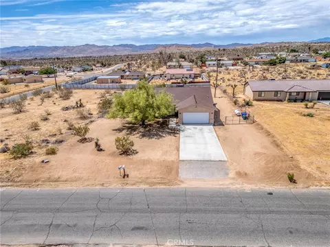 View/Area - 58333 Campanula St, Yucca Valley, CA 92284 photo 5 of 13