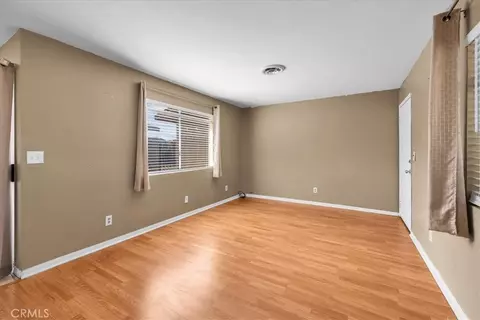 Living - 7590 Cibola Trl, Yucca Valley, CA 92284 photo 4 of 6