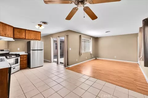 Living - 7590 Cibola Trl, Yucca Valley, CA 92284 photo 6 of 6