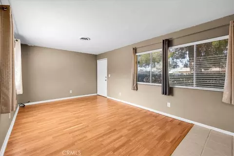 Living - 7590 Cibola Trl, Yucca Valley, CA 92284 photo 5 of 6