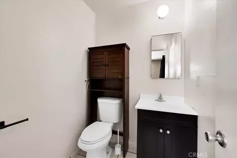 Bath - 7590 Cibola Trl, Yucca Valley, CA 92284 photo 1 of 2