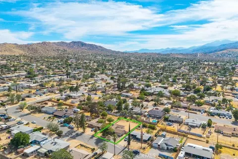 View/Area - 7590 Cibola Trl, Yucca Valley, CA 92284 photo 2 of 6