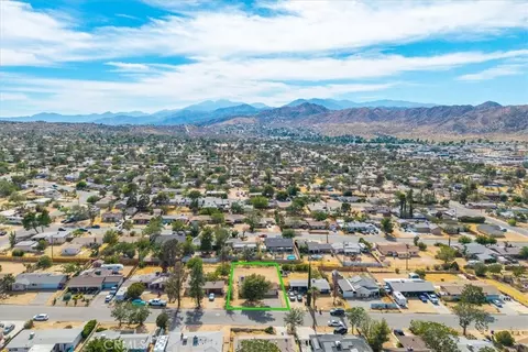 View/Area - 7590 Cibola Trl, Yucca Valley, CA 92284 photo 3 of 6