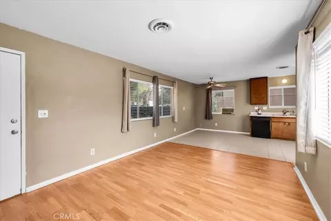 Living - 7590 Cibola Trl, Yucca Valley, CA 92284 photo 3 of 6