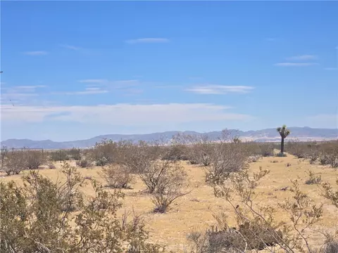 1577 Mcgarry Rd, Joshua Tree, CA 92252 photo 8