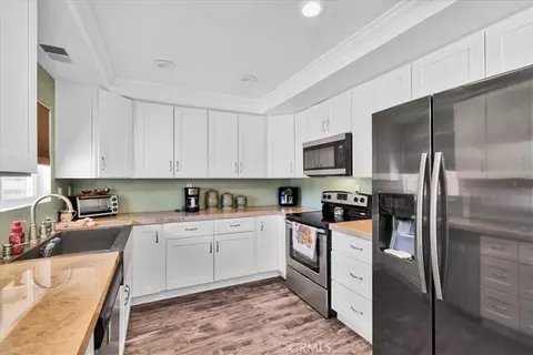 Kitchen - 58353 Arcadia, Yucca Valley, CA 92284 photo 2 of 3