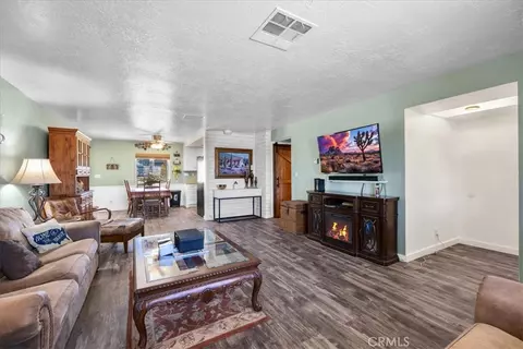 Living - 58353 Arcadia, Yucca Valley, CA 92284 photo 2 of 4