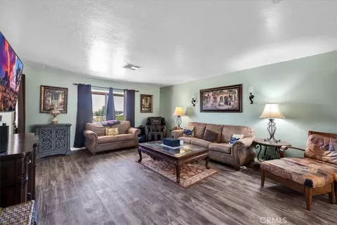 Living - 58353 Arcadia, Yucca Valley, CA 92284 photo 3 of 4
