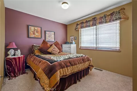Bedroom - 56630 Bear Ct, Yucca Valley, CA 92284 photo 3 of 5