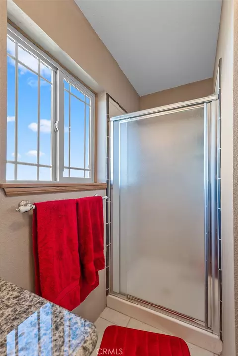 Bath - 56630 Bear Ct, Yucca Valley, CA 92284 photo 4 of 4