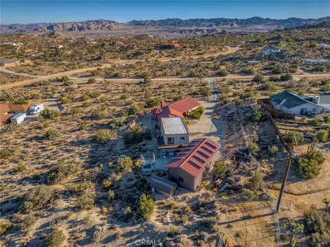 View/Area - 56630 Bear Ct, Yucca Valley, CA 92284 photo 9 of 14