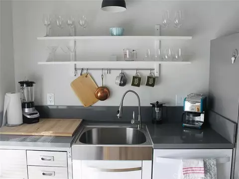 Kitchen - 60229 La Mirada Trl, Joshua Tree, CA 92252 photo 5 of 6