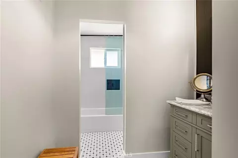 Bath - 60229 La Mirada Trl, Joshua Tree, CA 92252 photo 3 of 6